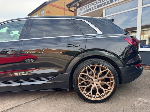 Used Audi e-tron 2020 for sale - 75475489: Photo 4