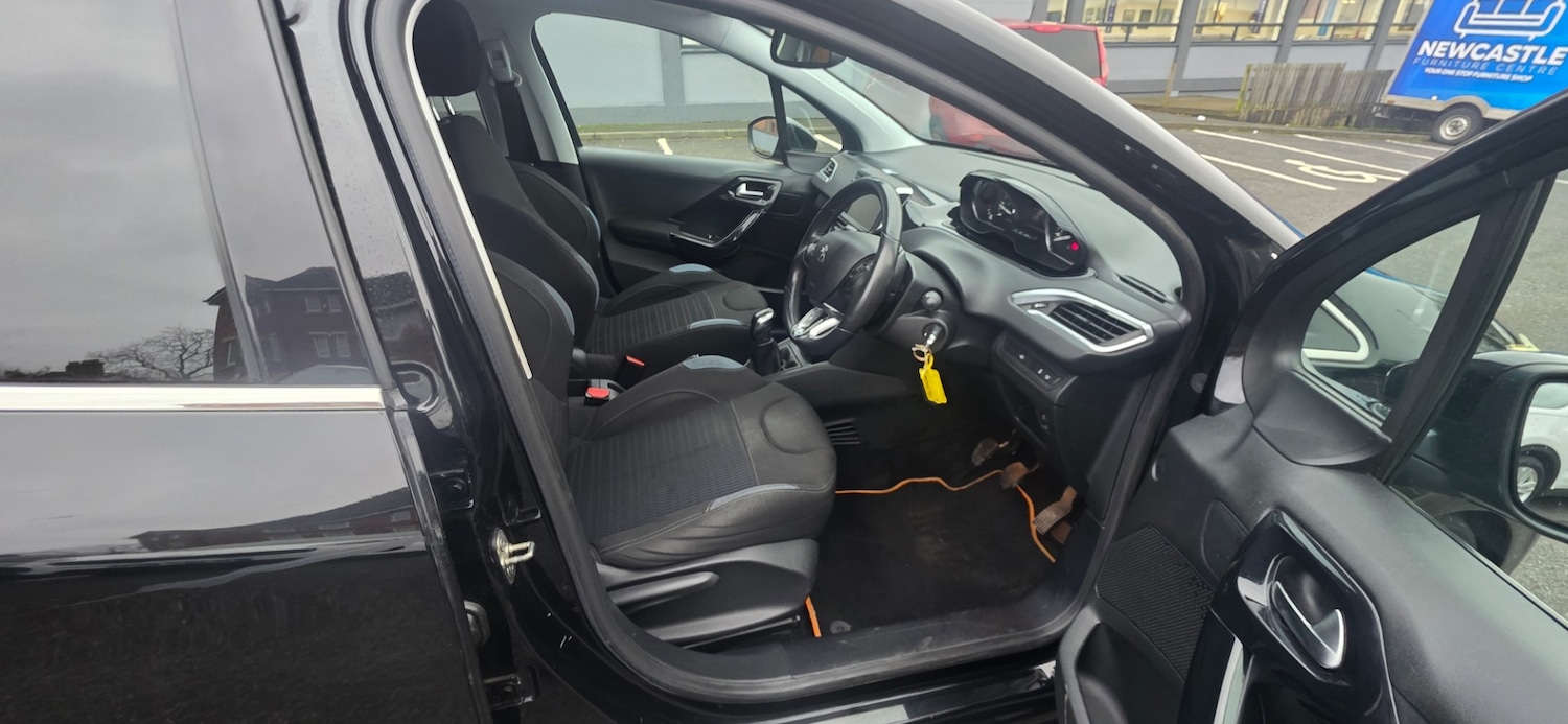 Used Peugeot 208 2014 for sale - 77319064: Photo 14