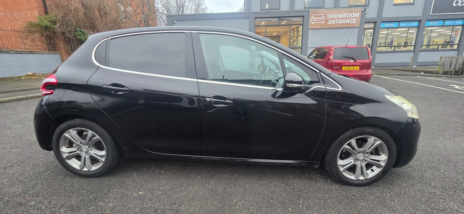 Used Peugeot 208 2014 for sale - 77319064: Photo 17