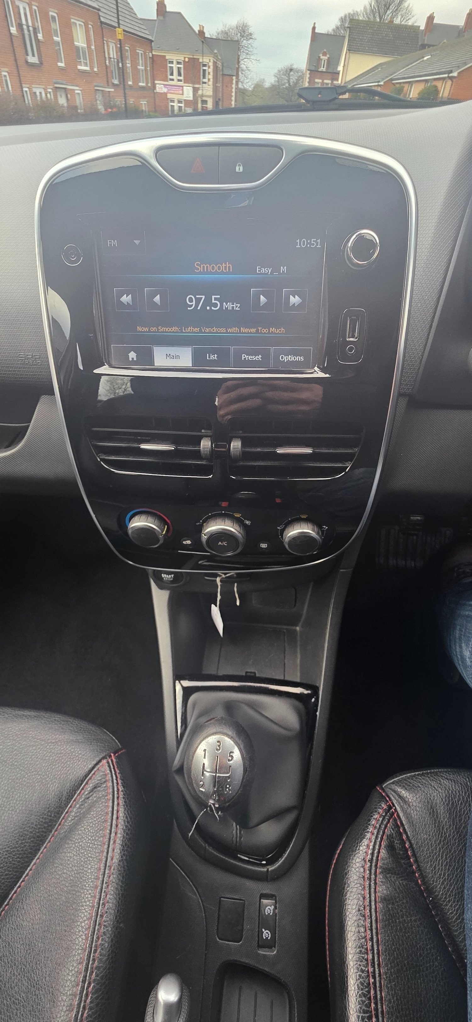 Used Renault Clio 2015 for sale - 77393695: Photo 17