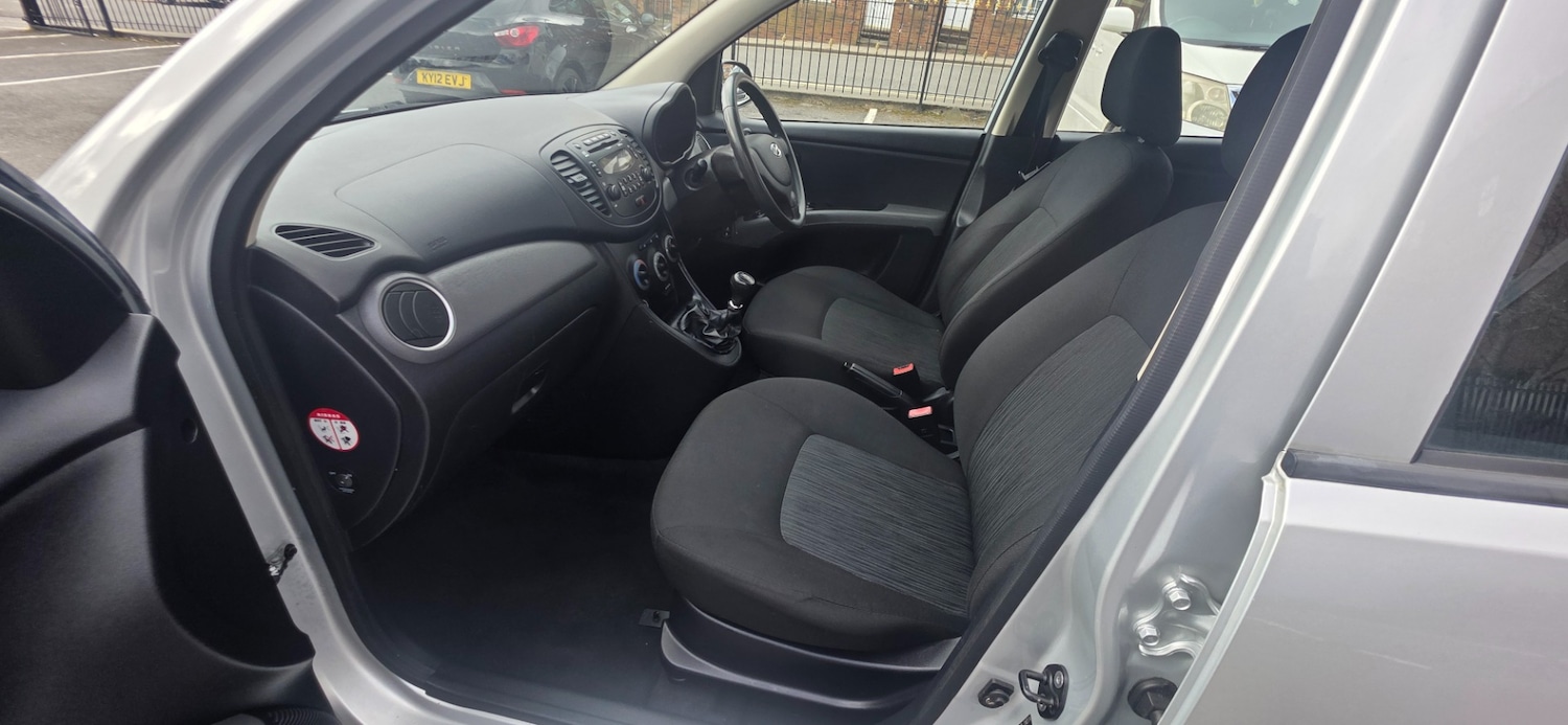 Used Hyundai i10 2011 for sale - 77818219: Photo 11