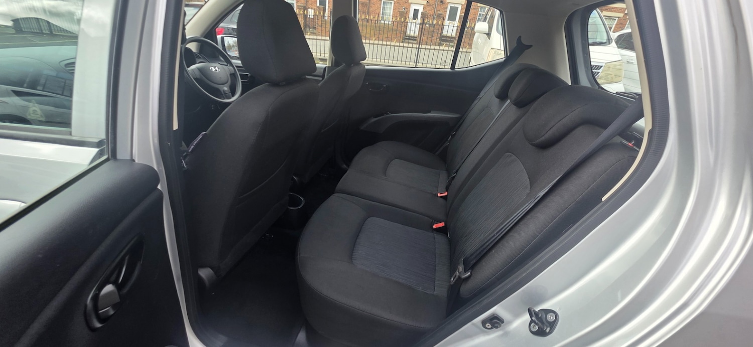 Used Hyundai i10 2011 for sale - 77818219: Photo 12