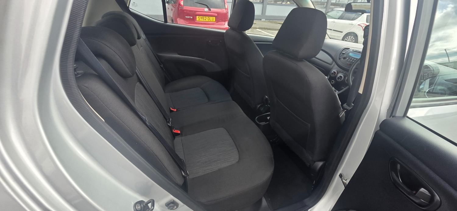 Used Hyundai i10 2011 for sale - 77818219: Photo 13