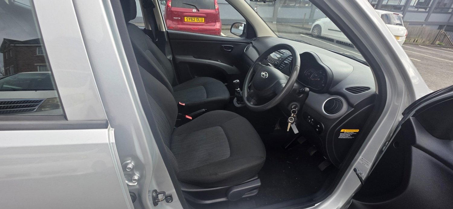 Used Hyundai i10 2011 for sale - 77818219: Photo 14
