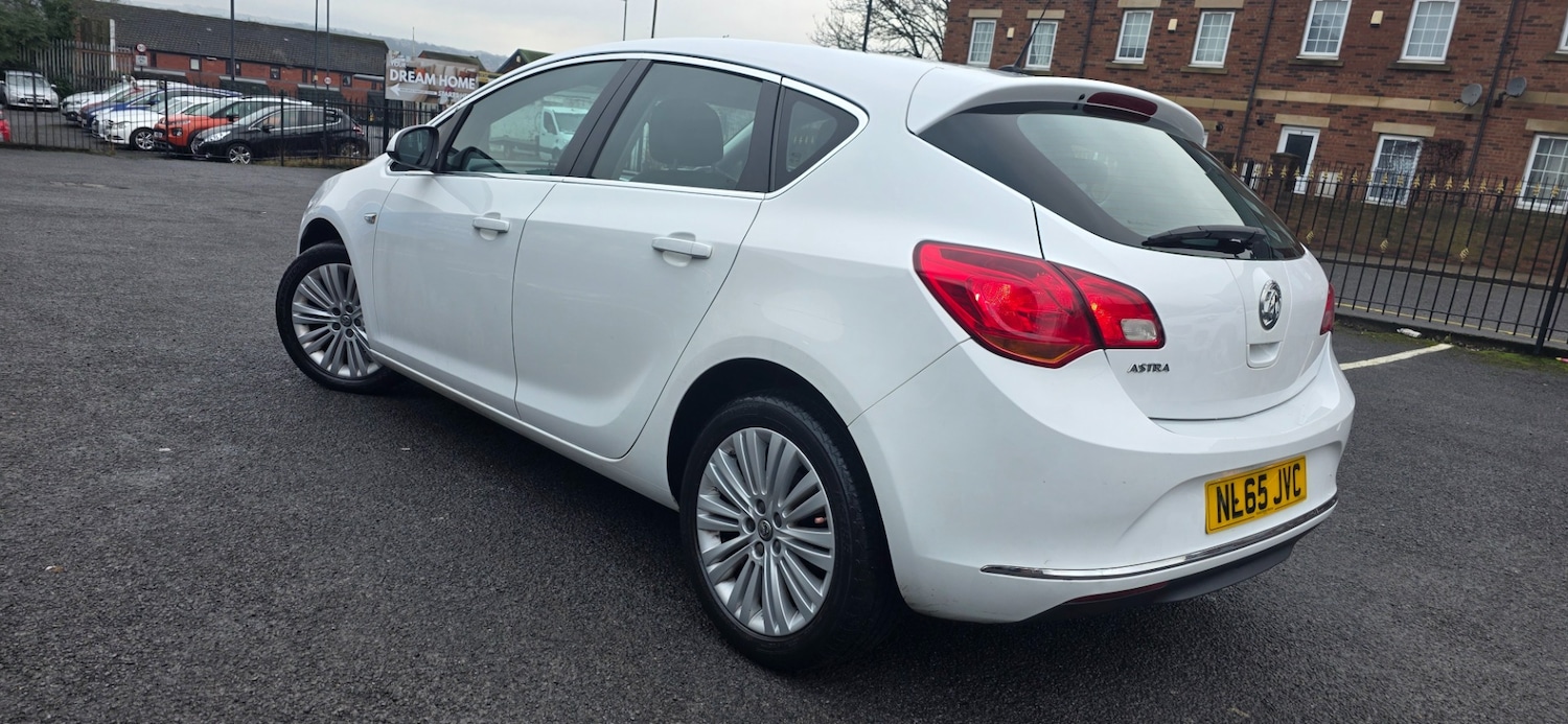 Used Vauxhall Astra 2015 for sale - 77478261: Photo 2