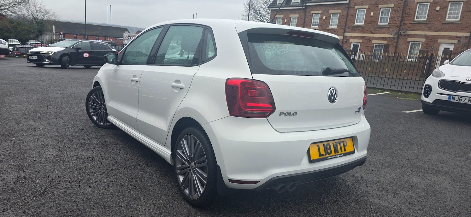 Used Volkswagen Polo 2017 for sale - 77044289: Photo 2