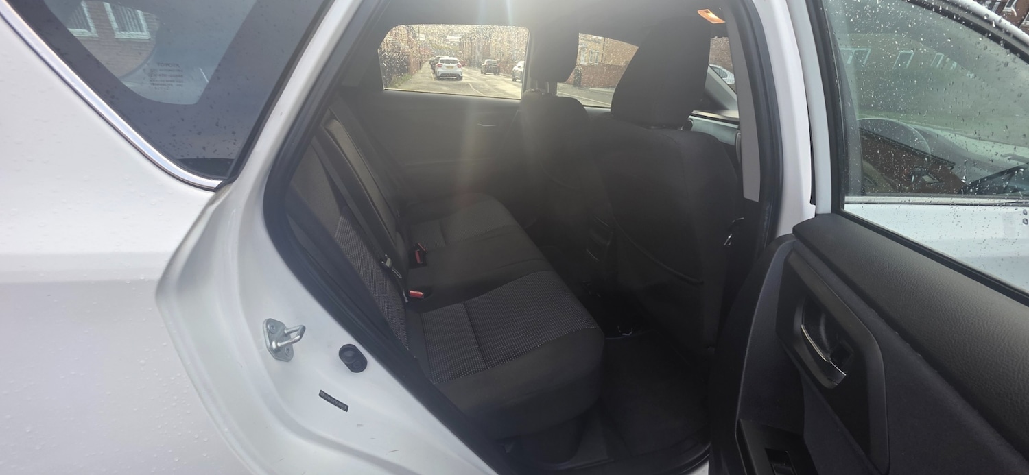 Used Toyota Auris 2014 for sale - 76603098: Photo 11