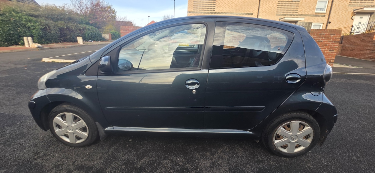 Used Toyota AYGO 2011 for sale - 76763270: Photo 7