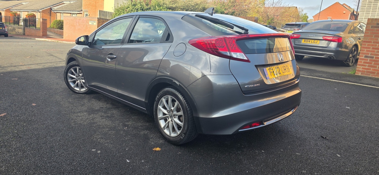 Used Honda Civic 2012 for sale - 76557146: Photo 11