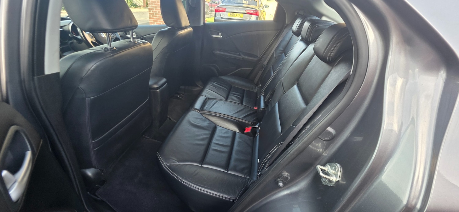 Used Honda Civic 2012 for sale - 76557146: Photo 15