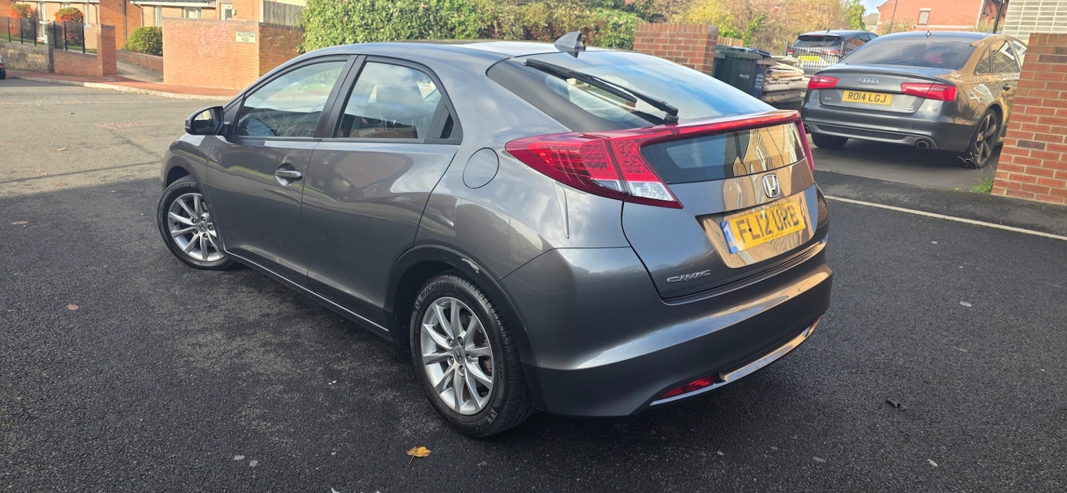 Used Honda Civic 2012 for sale - 76557146: Photo 2