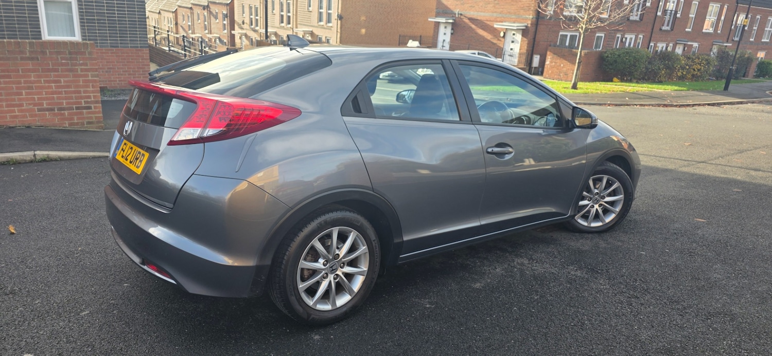 Used Honda Civic 2012 for sale - 76557146: Photo 4