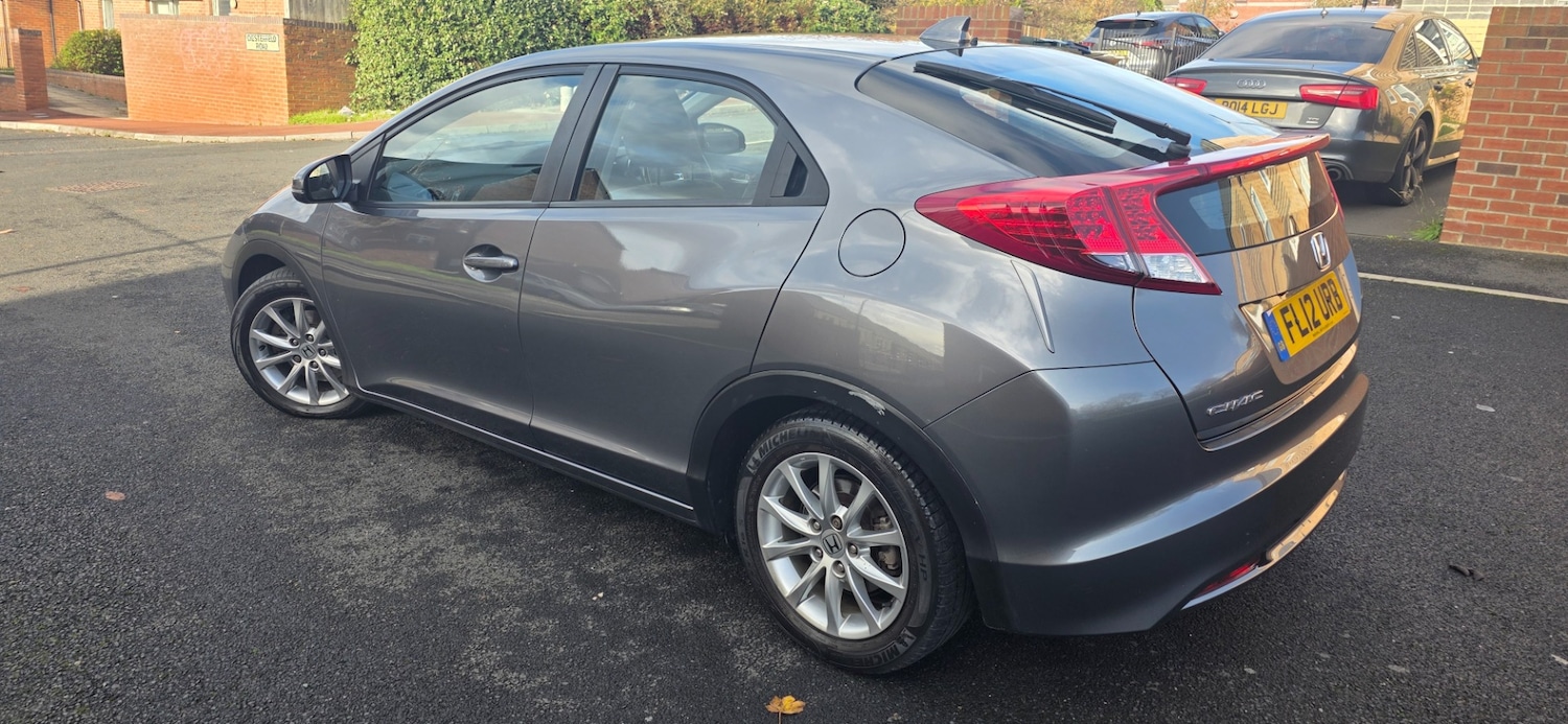 Used Honda Civic 2012 for sale - 76557146: Photo 6