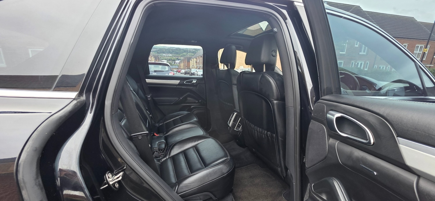 Used Porsche Cayenne 2012 for sale - 76093895: Photo 15