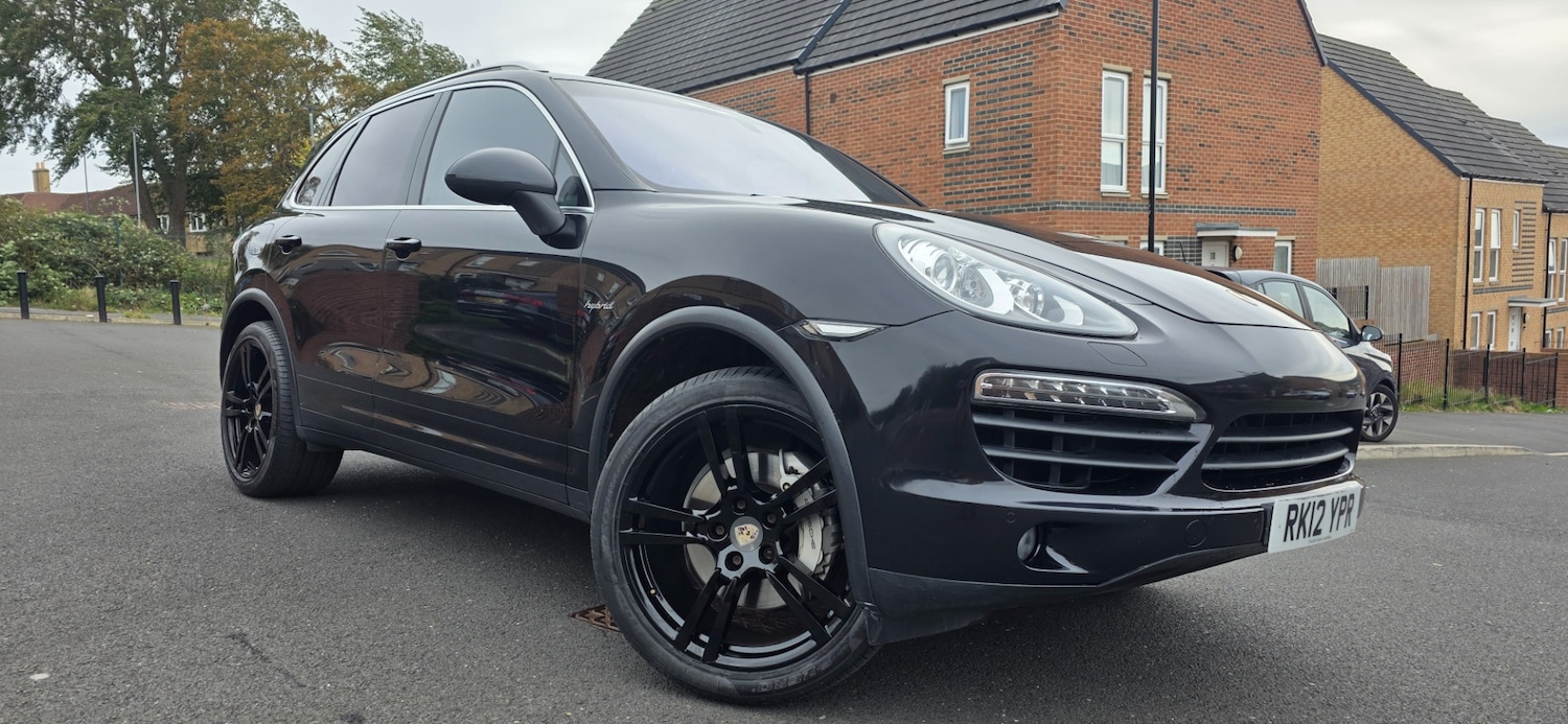 Used Porsche Cayenne 2012 for sale - 76093895: Photo 2