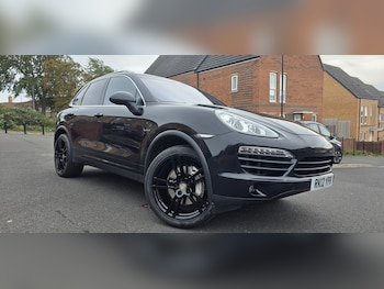 Used Porsche Cayenne 2012 for sale - 76093895: Photo 2