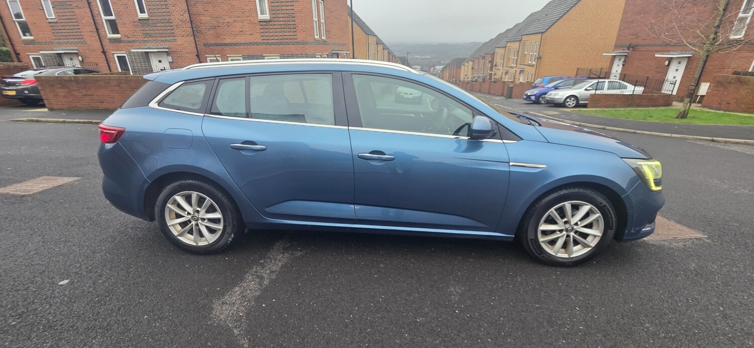 Used Renault Megane 2017 for sale - 77478266: Photo 11