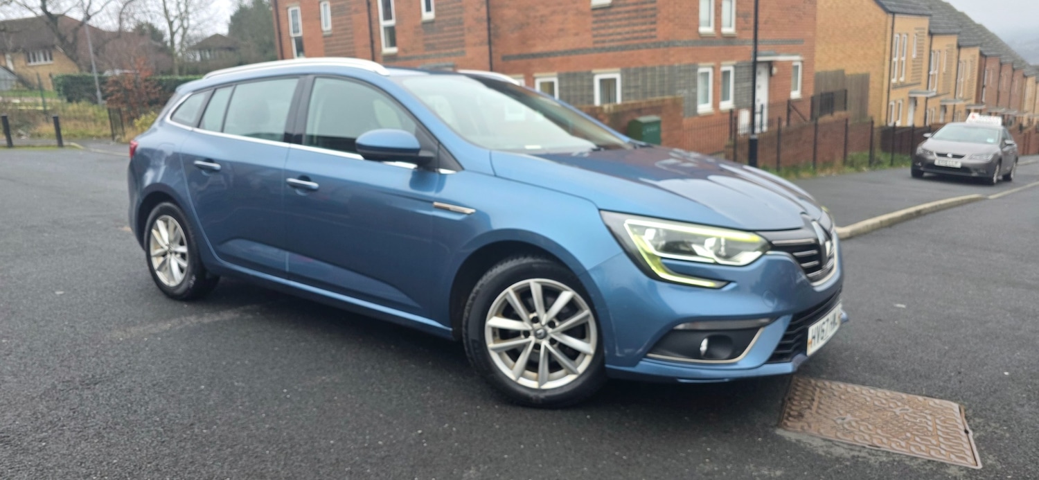 Used Renault Megane 2017 for sale - 77478266: Photo 2