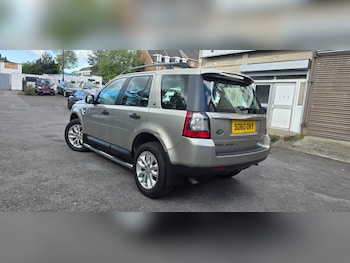 Used Land Rover Freelander 2010 for sale - 76041487: Photo