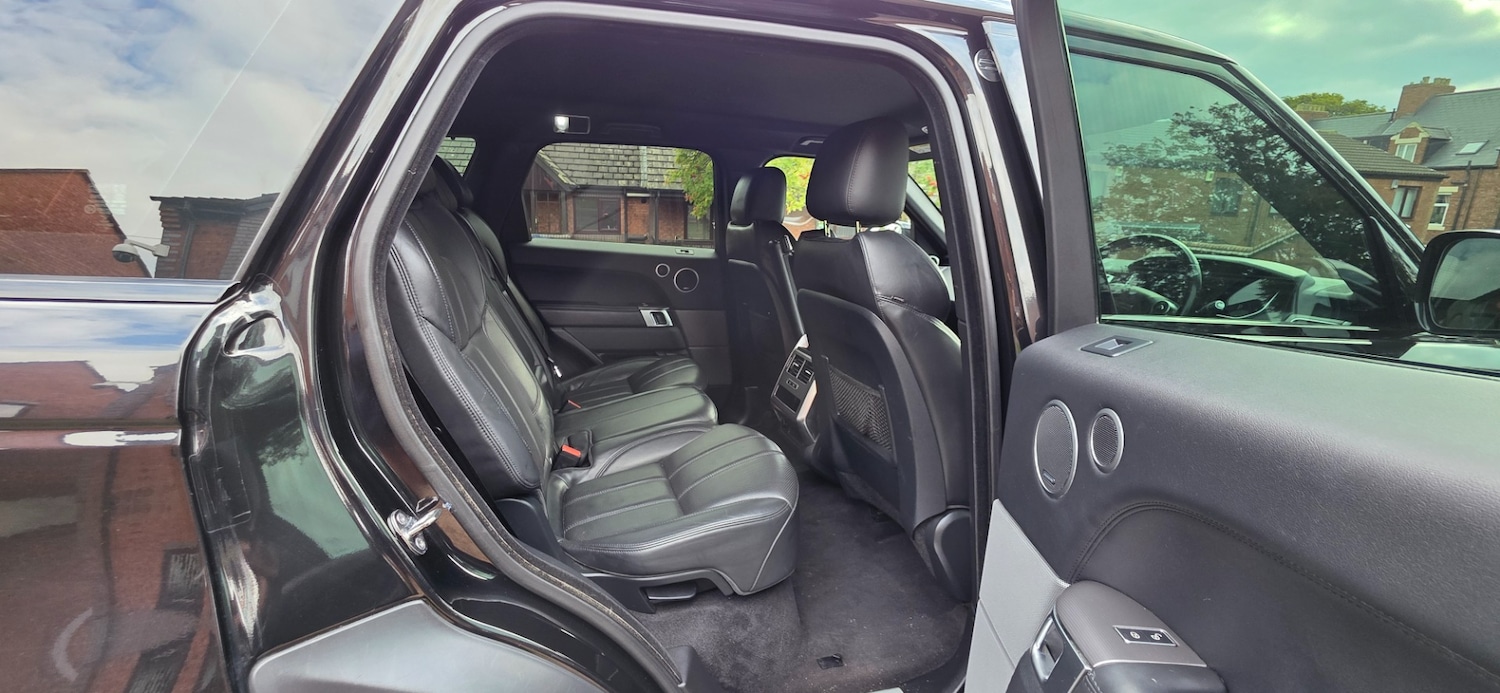 Used Land Rover Range Rover Sport 2017 for sale - 76093898: Photo 11