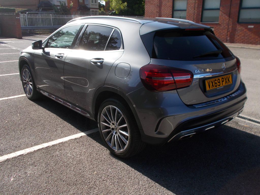 Used Mercedes-Benz GLA 2019 for sale - 76020147: Photo 3
