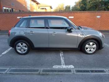 Used MINI Hatch 2019 for sale - 75030430: Photo