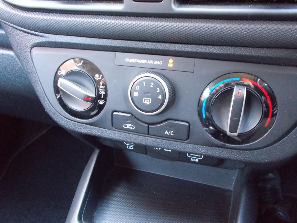 Used Hyundai i10 2024 for sale - 78057400: Photo 18