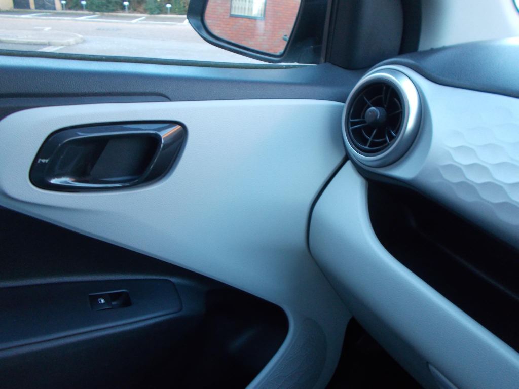 Used Hyundai i10 for sale - 77162480: Photo 8