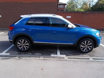 Used Volkswagen T-Roc 2019 for sale - 76041638: Photo