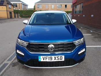 Used Volkswagen T-Roc 2019 for sale - 76041638: Photo