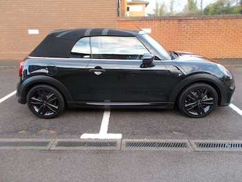 Used MINI Convertible 2023 for sale - 77201750: Photo
