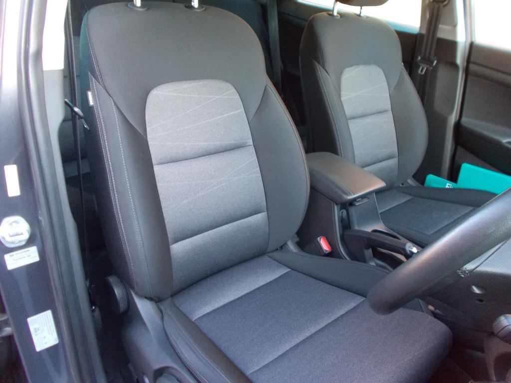 Used Hyundai TUCSON for sale - 77015013: Photo 11