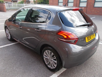 Used Peugeot 208 2018 for sale - 75458005: Photo