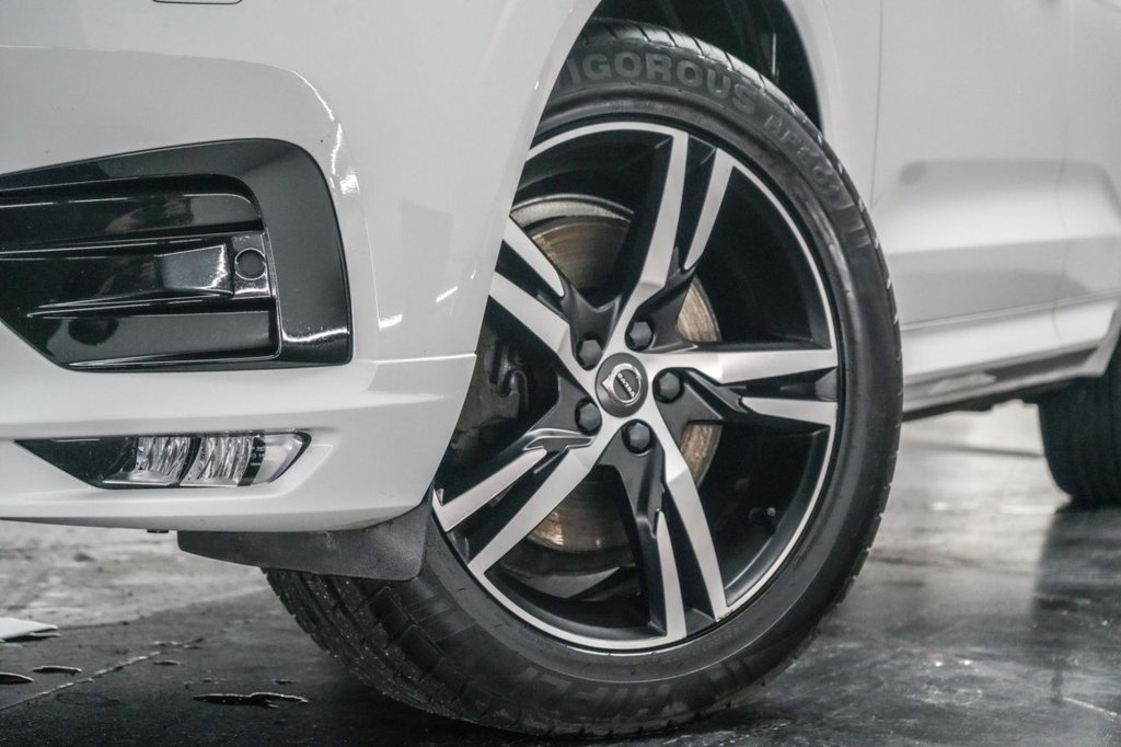 Used Volvo XC60 2018 for sale - 77188257: Photo 2