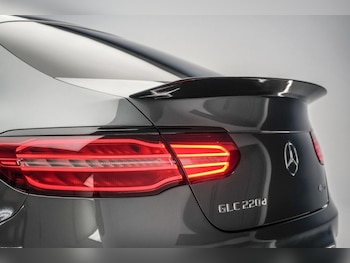 Used Mercedes-Benz GLC 2018 for sale - 76966183: Photo