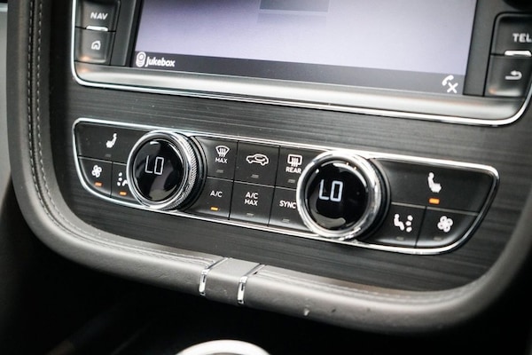 Used Bentley Bentayga 2018 for sale - 76291058: Photo 45