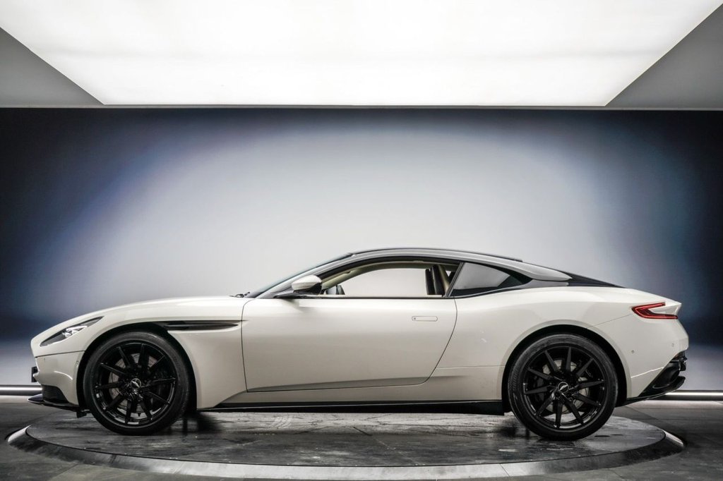 Used Aston Martin DB11 2017 for sale - 76848075: Photo 14