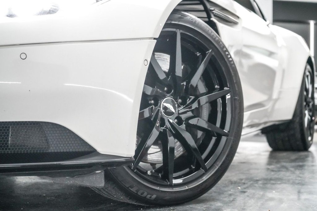 Used Aston Martin DB11 2017 for sale - 76848075: Photo 2