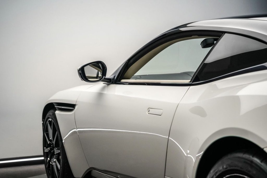 Used Aston Martin DB11 2017 for sale - 76848075: Photo 22