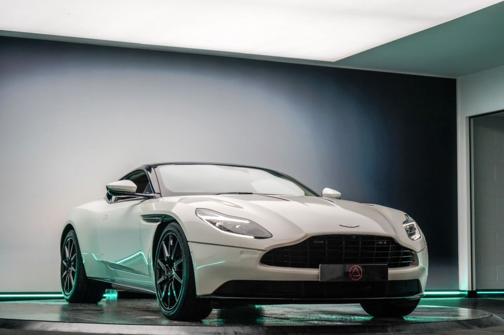 Used Aston Martin DB11 2017 for sale - 76848075: Photo 25