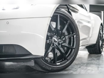 Used Aston Martin DB11 2017 for sale - 76848075: Photo