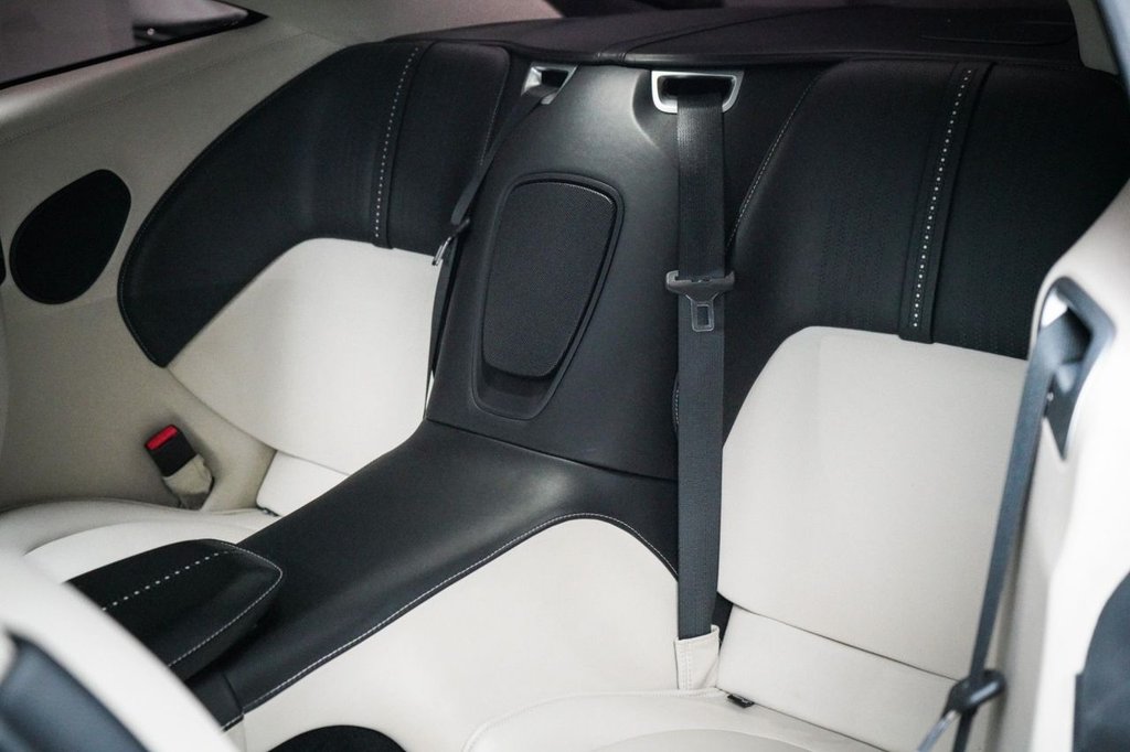 Used Aston Martin DB11 2017 for sale - 76848075: Photo 32