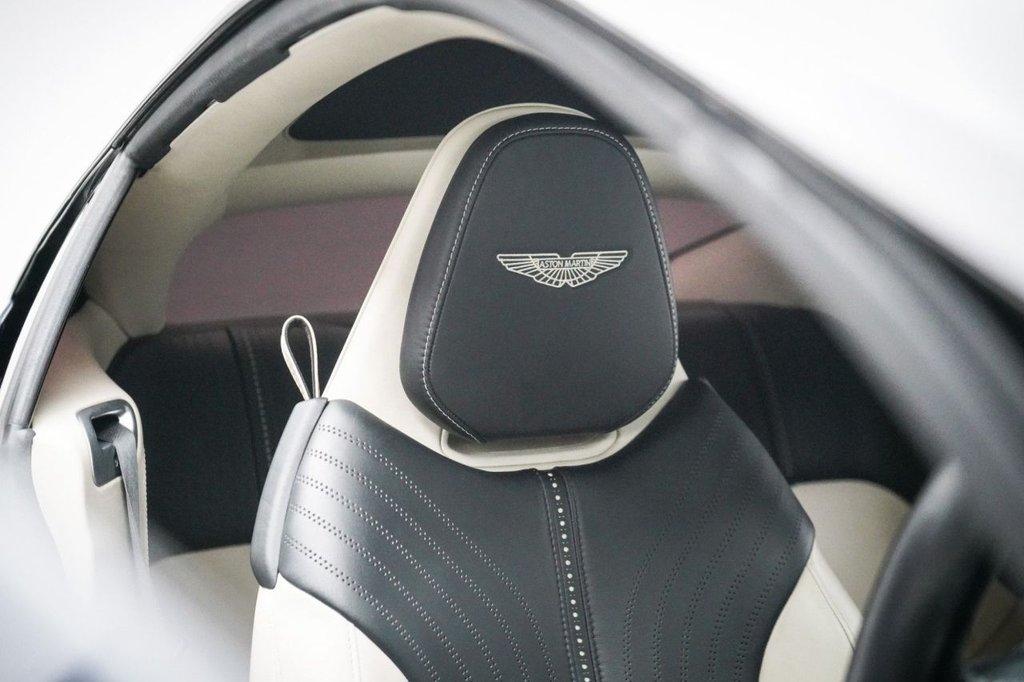 Used Aston Martin DB11 2017 for sale - 76848075: Photo 4