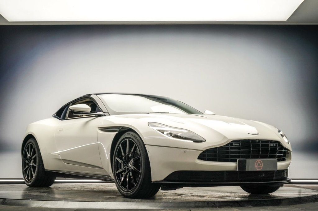 Used Aston Martin DB11 2017 for sale - 76848075: Photo 5