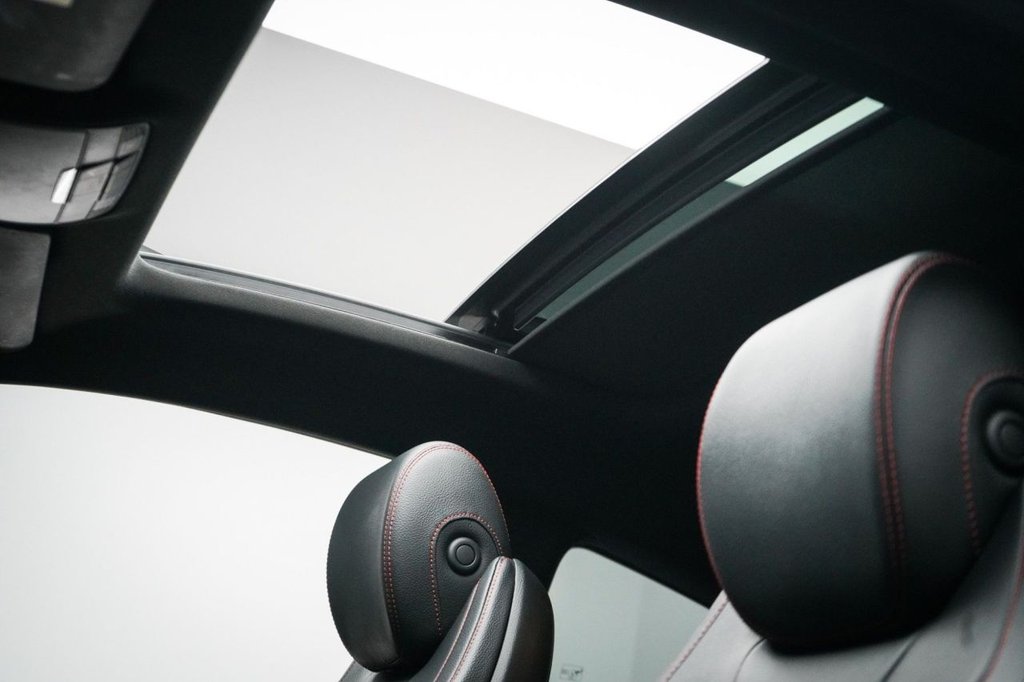 Used Mercedes-Benz C Class 2017 for sale - 76536086: Photo 4