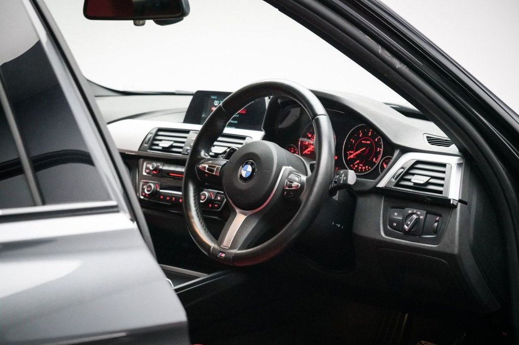 Used BMW 3 Series 2018 for sale - 76966179: Photo 28