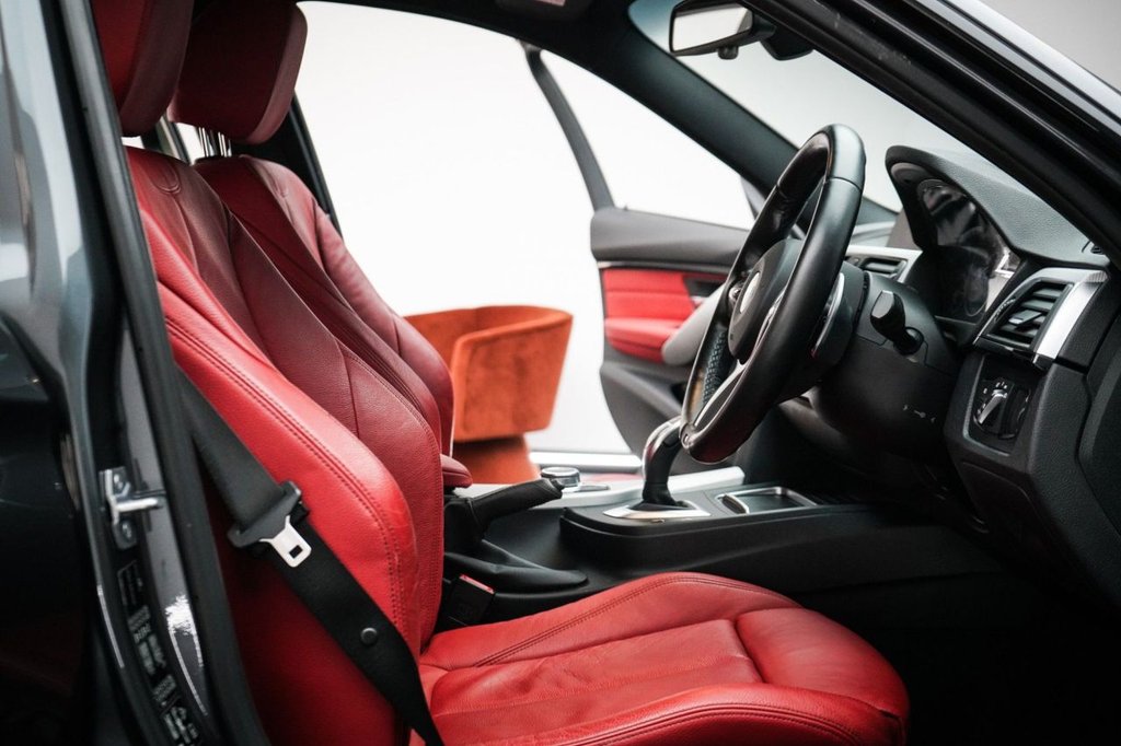 Used BMW 3 Series 2018 for sale - 76966179: Photo 30