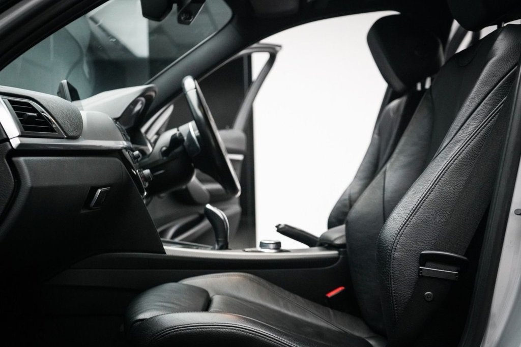 Used BMW 3 Series 2019 for sale - 77810103: Photo 32