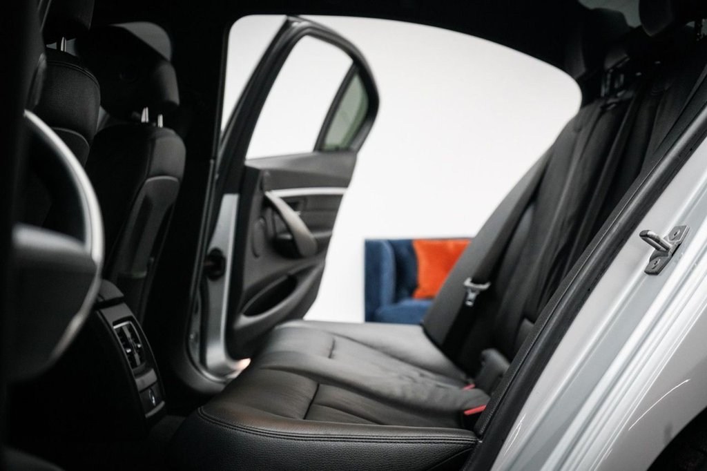 Used BMW 3 Series 2019 for sale - 77810103: Photo 33