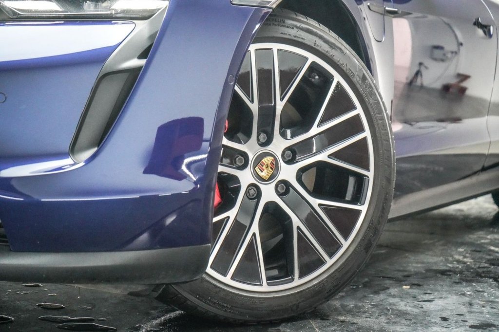 Used Porsche Taycan 2020 for sale - 77332897: Photo 2